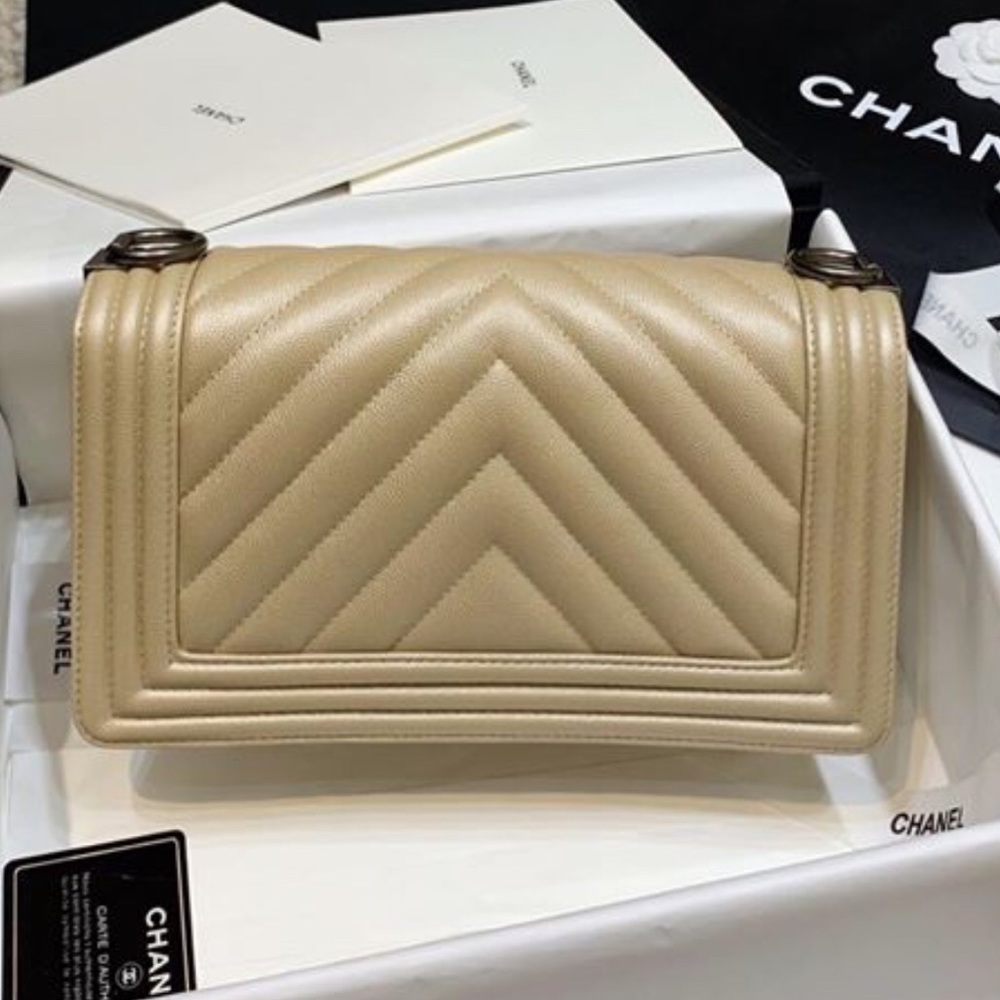 Chanel Purse - Picture 2 of 7